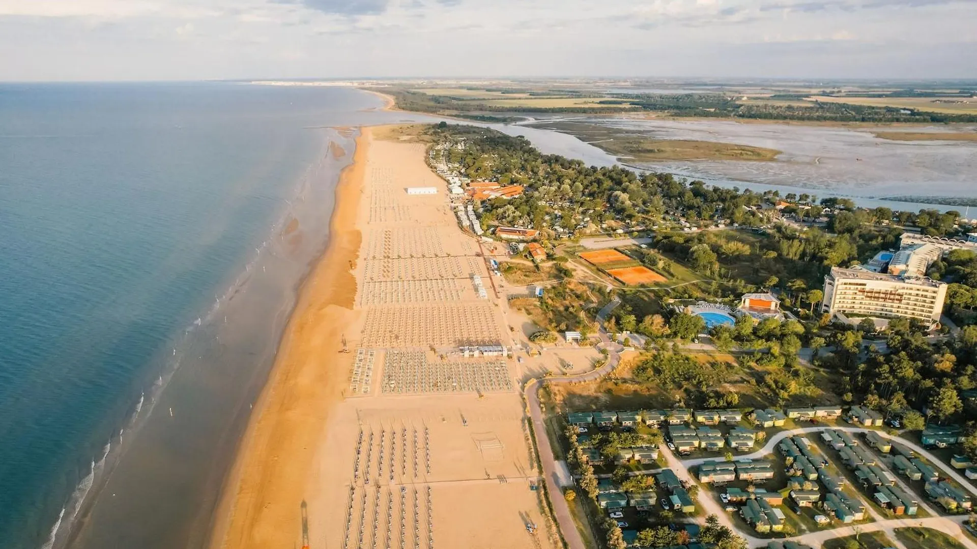 Bright And Comfortable Flat Bibione 0*,